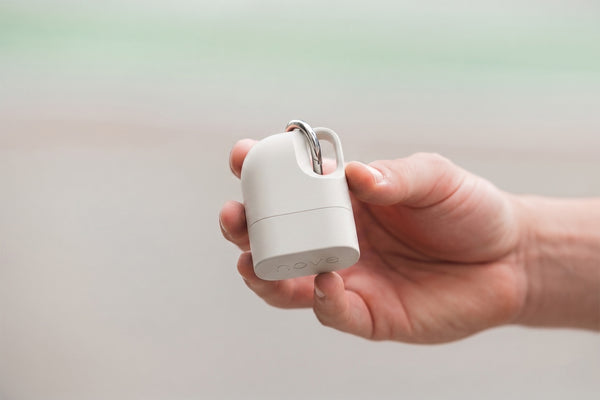 White Nove case held in hand